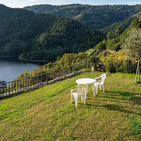 Casa El Mirador Del Mino En La Ribeira Sacra *