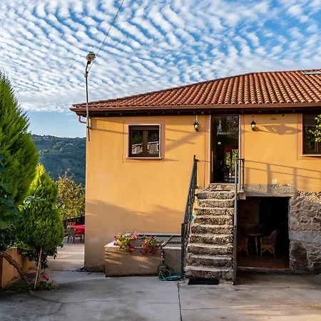 Casa El Mirador Del Mino En La Ribeira Sacra